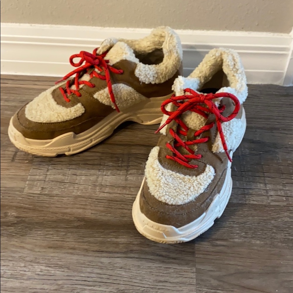 Jessica Simpson chunky shearling sneaker size 7.5